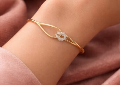 GOLD BRACELET
